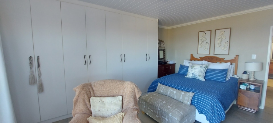 5 Bedroom Property for Sale in Dana Bay Western Cape